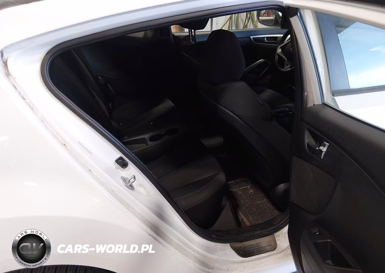 2016 Hyundai Veloster VIN:KMHTC6AD5GU277587 - 8