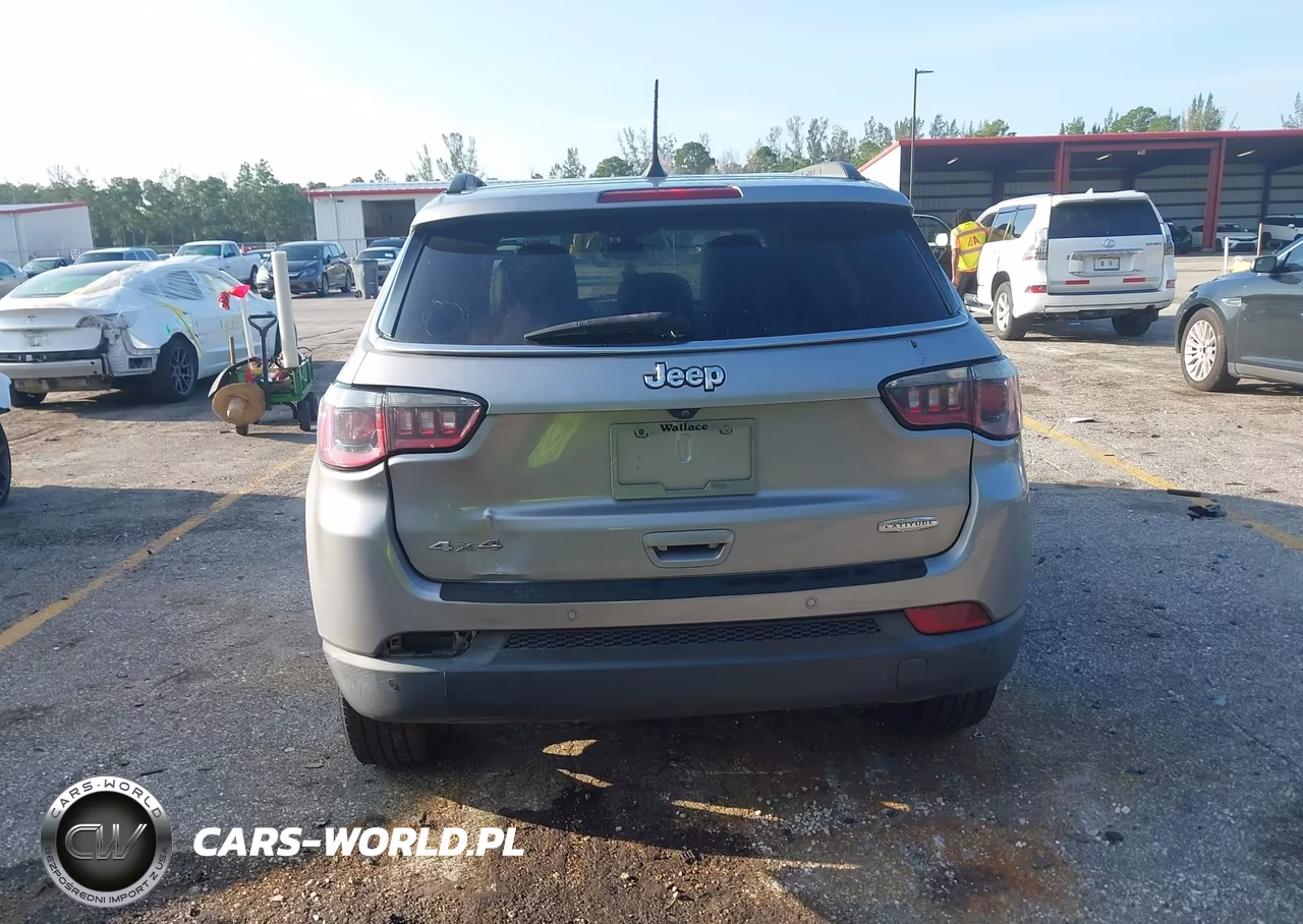 2019 Jeep Compass Latitude 4X4 VIN:3C4NJDBB2KT839498 - 16