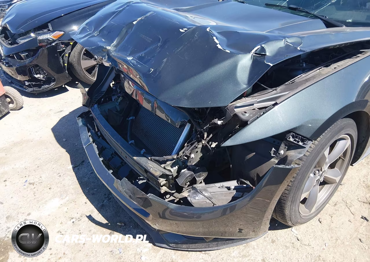 2016 Ford Mustang V6 VIN:1FA6P8AM3G5240863 - 6