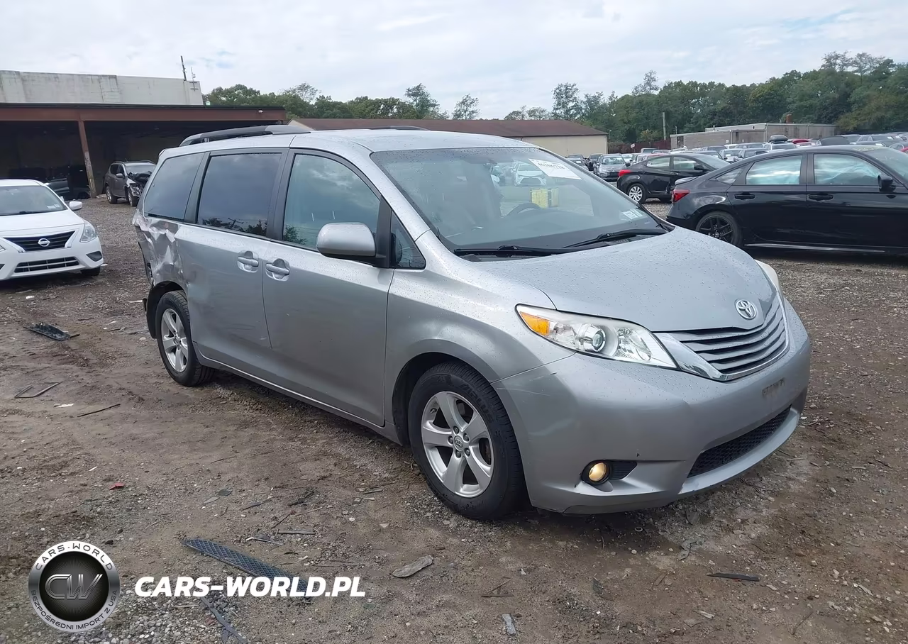 2016 Toyota Sienna Le 8 Passenger