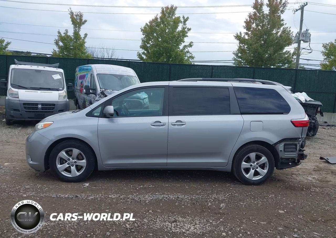 2016 Toyota Sienna Le 8 Passenger VIN:5TDKK3DC4GS755393 - 15