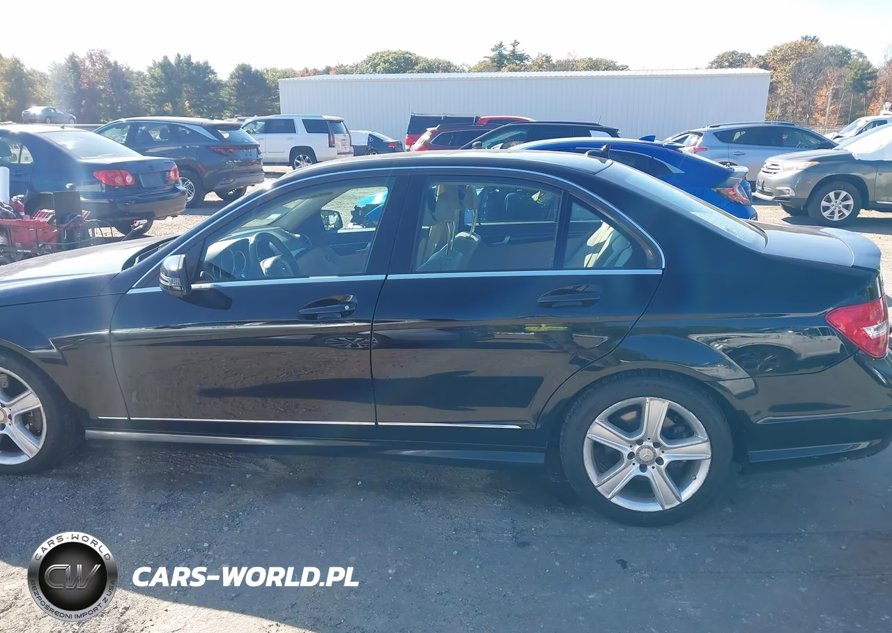 2013 Mercedes-Benz C 300 Sport 4Matic VIN:WDDGF8AB6DG115927 - 14