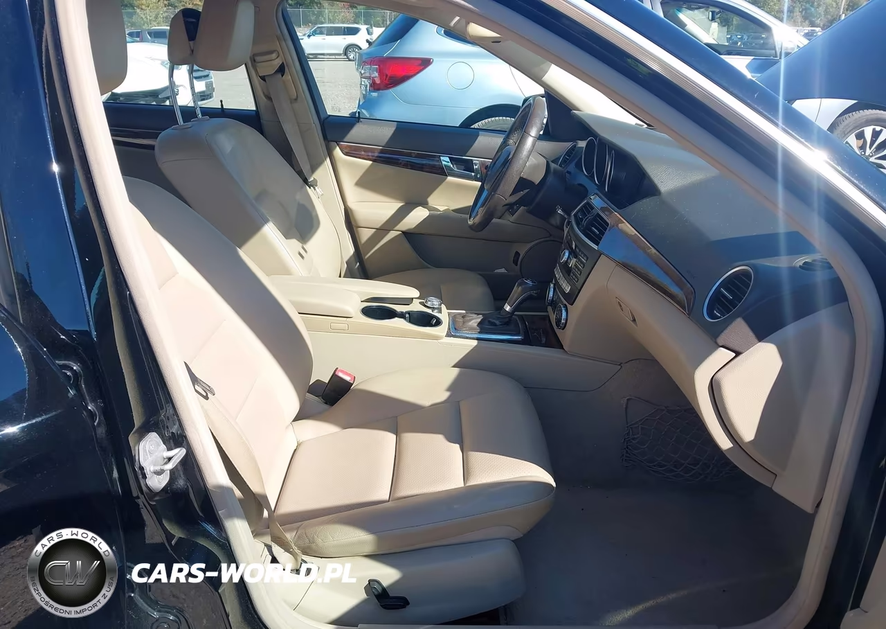 2013 Mercedes-Benz C 300 Sport 4Matic VIN:WDDGF8AB6DG115927 - 5
