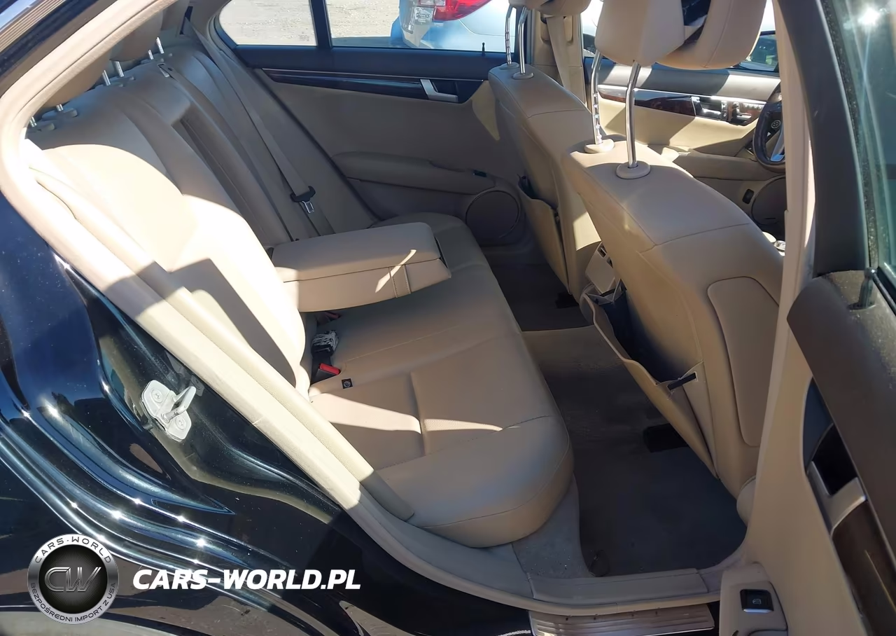 2013 Mercedes-Benz C 300 Sport 4Matic VIN:WDDGF8AB6DG115927 - 8