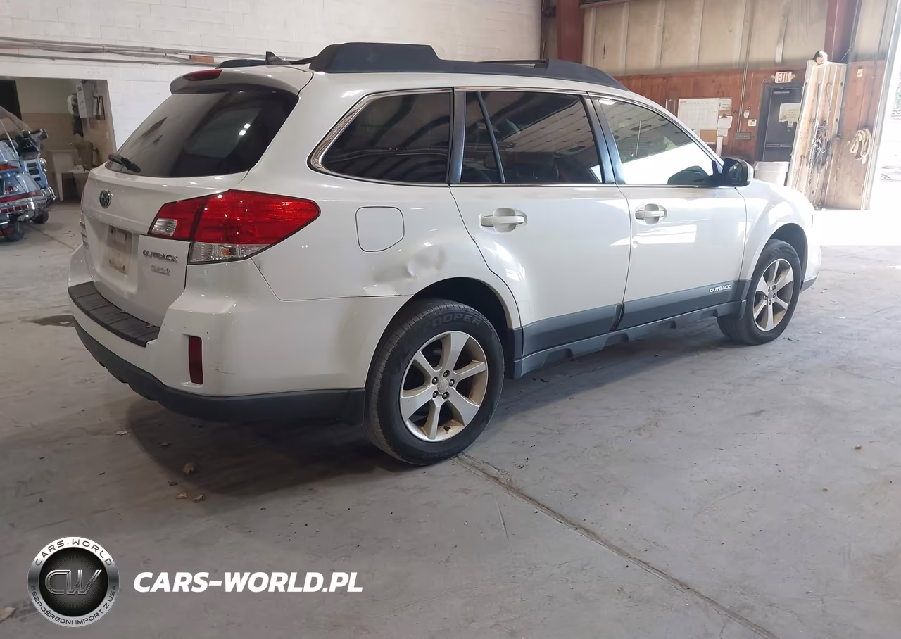 2014 Subaru Outback 2.5I Premium VIN:4S4BRBCC9E3245459 - 4
