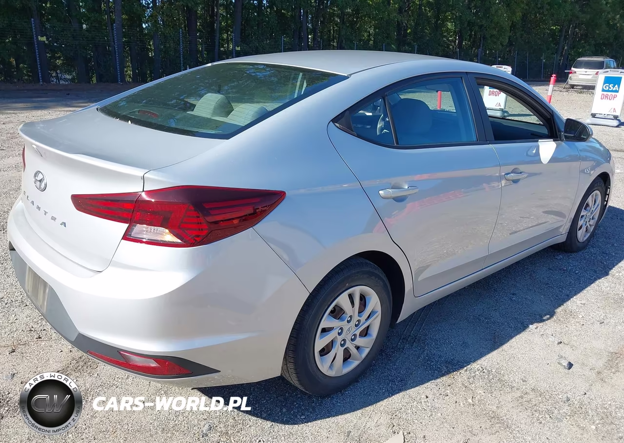2019 Hyundai Elantra Se VIN:5NPD74LF8KH486633 - 4