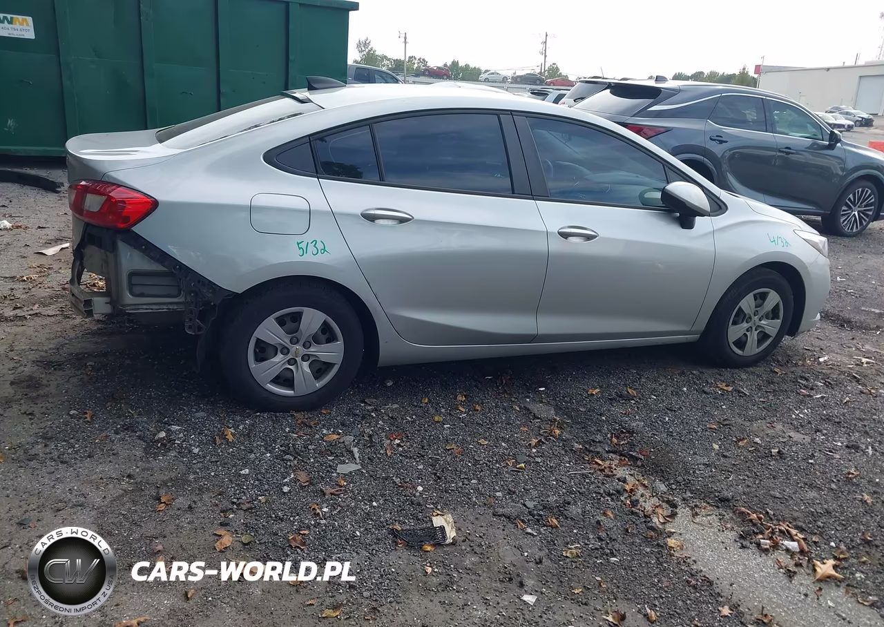 2018 Chevrolet Cruze Ls Auto VIN:1G1BC5SM2J7213045 - 4