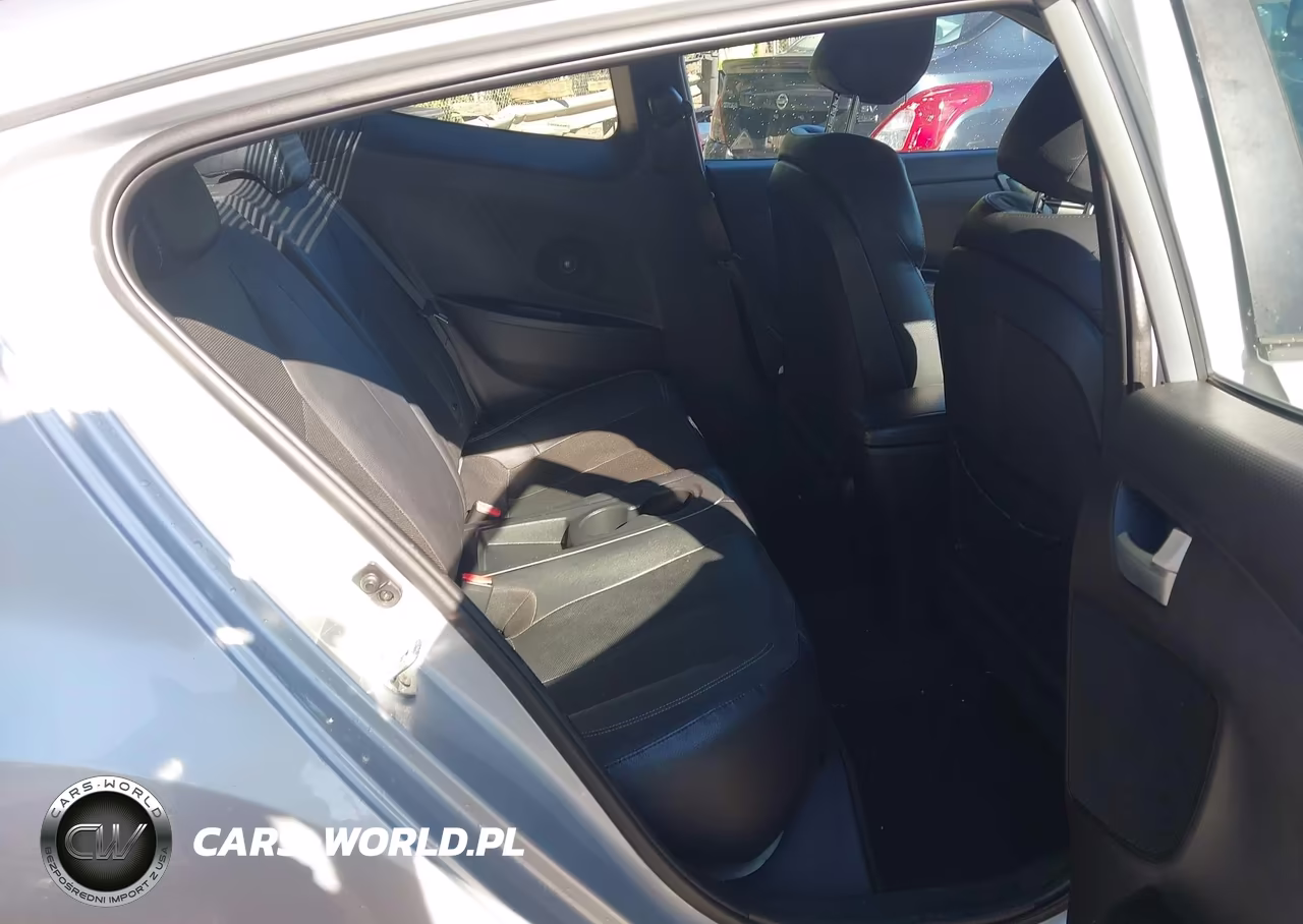 2015 Hyundai Veloster Turbo VIN:KMHTC6AE6FU244489 - 8