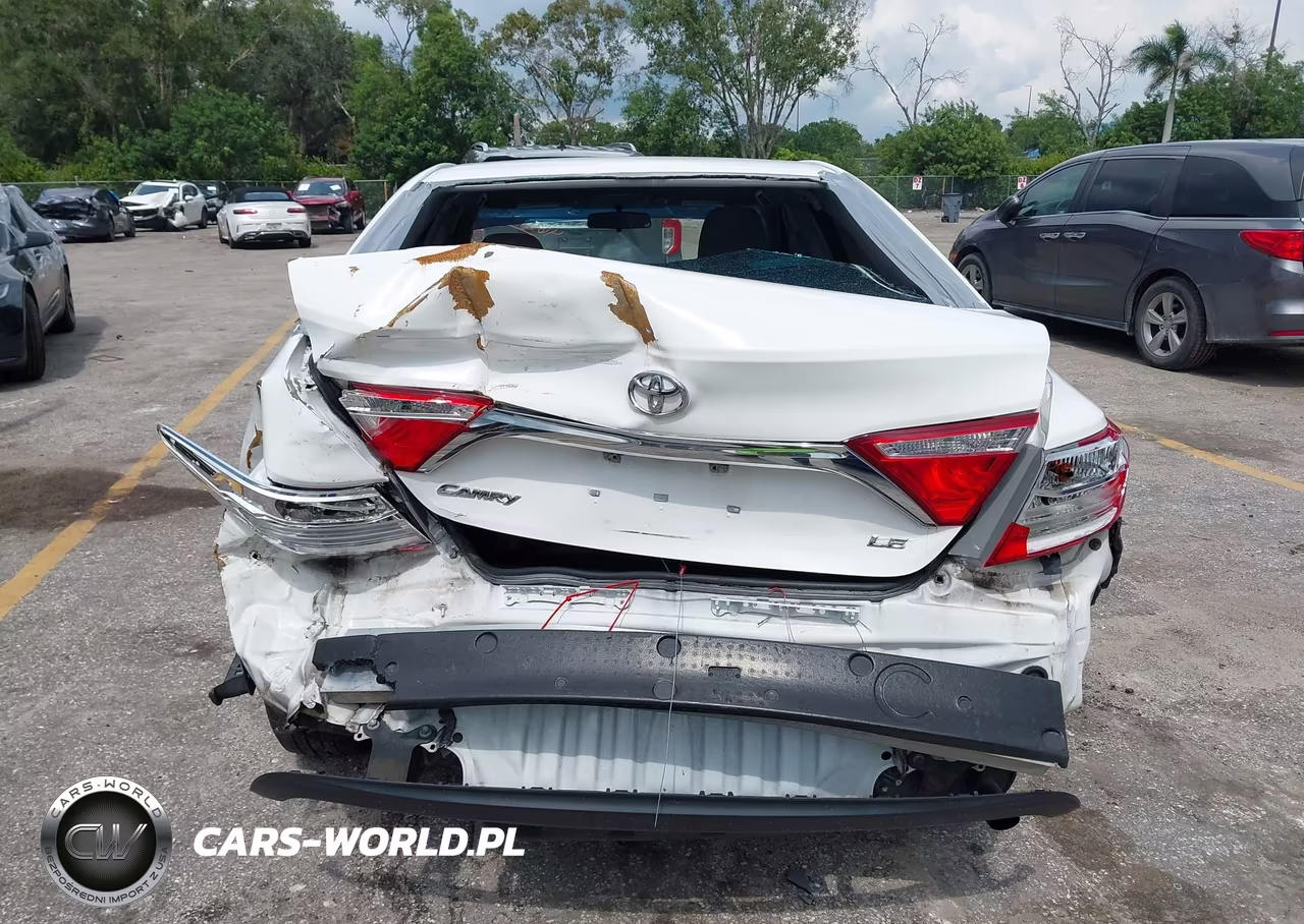2015 Toyota Camry Le VIN:4T1BF1FK6FU001401 - 16