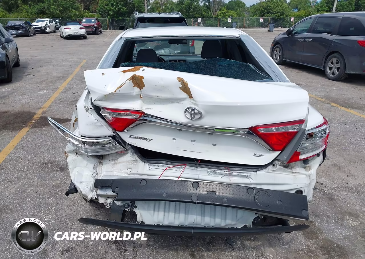 2015 Toyota Camry Le VIN:4T1BF1FK6FU001401 - 18