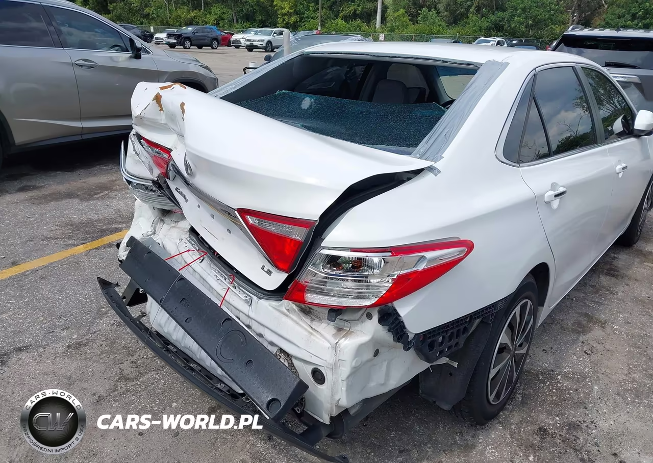 2015 Toyota Camry Le VIN:4T1BF1FK6FU001401 - 19