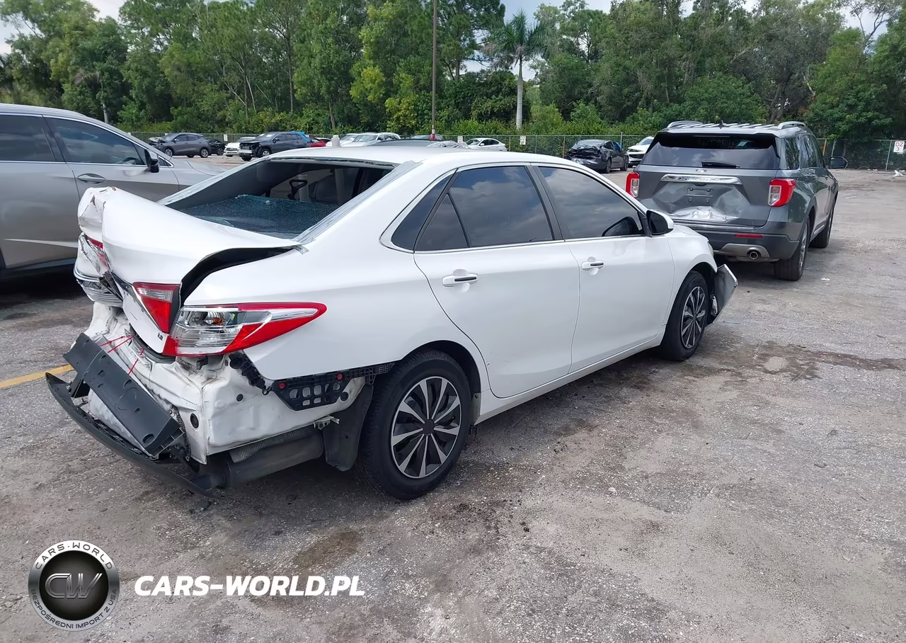 2015 Toyota Camry Le VIN:4T1BF1FK6FU001401 - 4