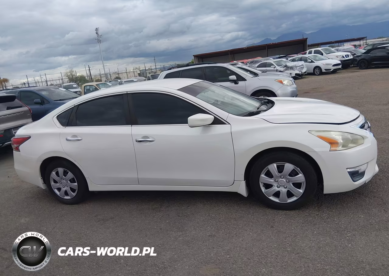 2015 Nissan Altima 2.5 S VIN:1N4AL3AP0FN331767 - 13