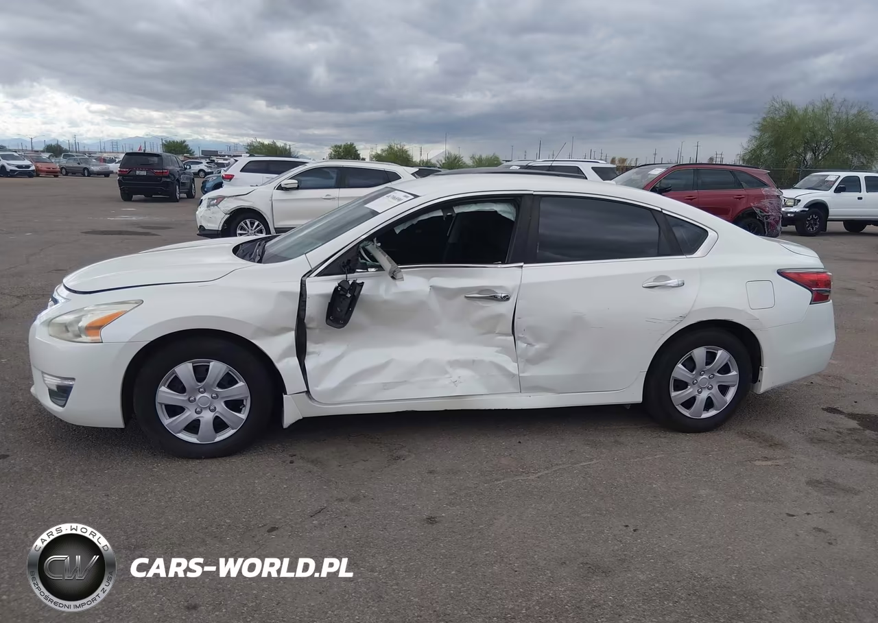 2015 Nissan Altima 2.5 S VIN:1N4AL3AP0FN331767 - 14