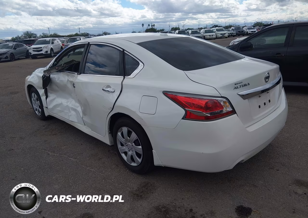 2015 Nissan Altima 2.5 S VIN:1N4AL3AP0FN331767 - 3