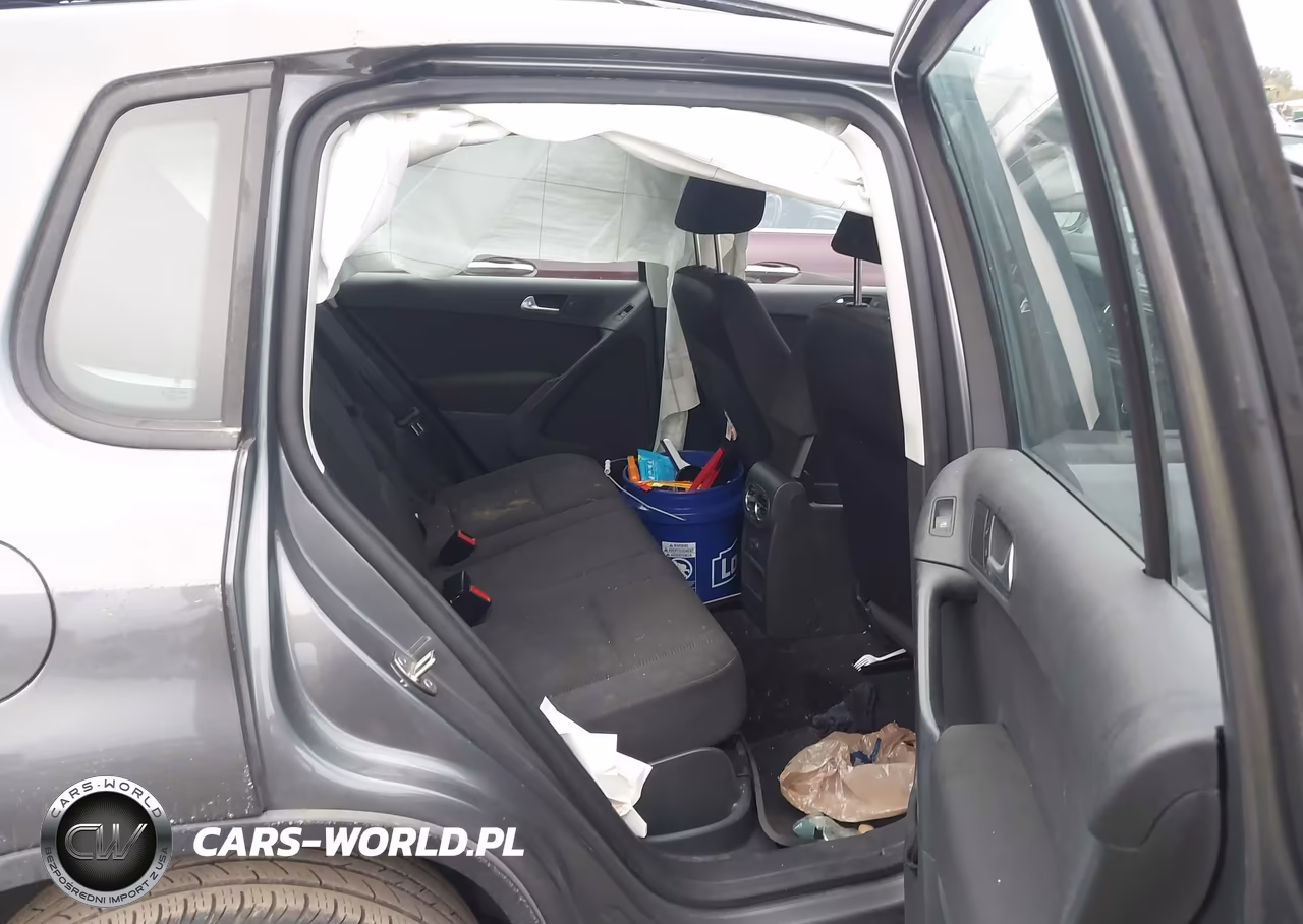 2017 Volkswagen Tiguan 2.0T-2.0T S VIN:WVGBV7AX6HK042408 - 8