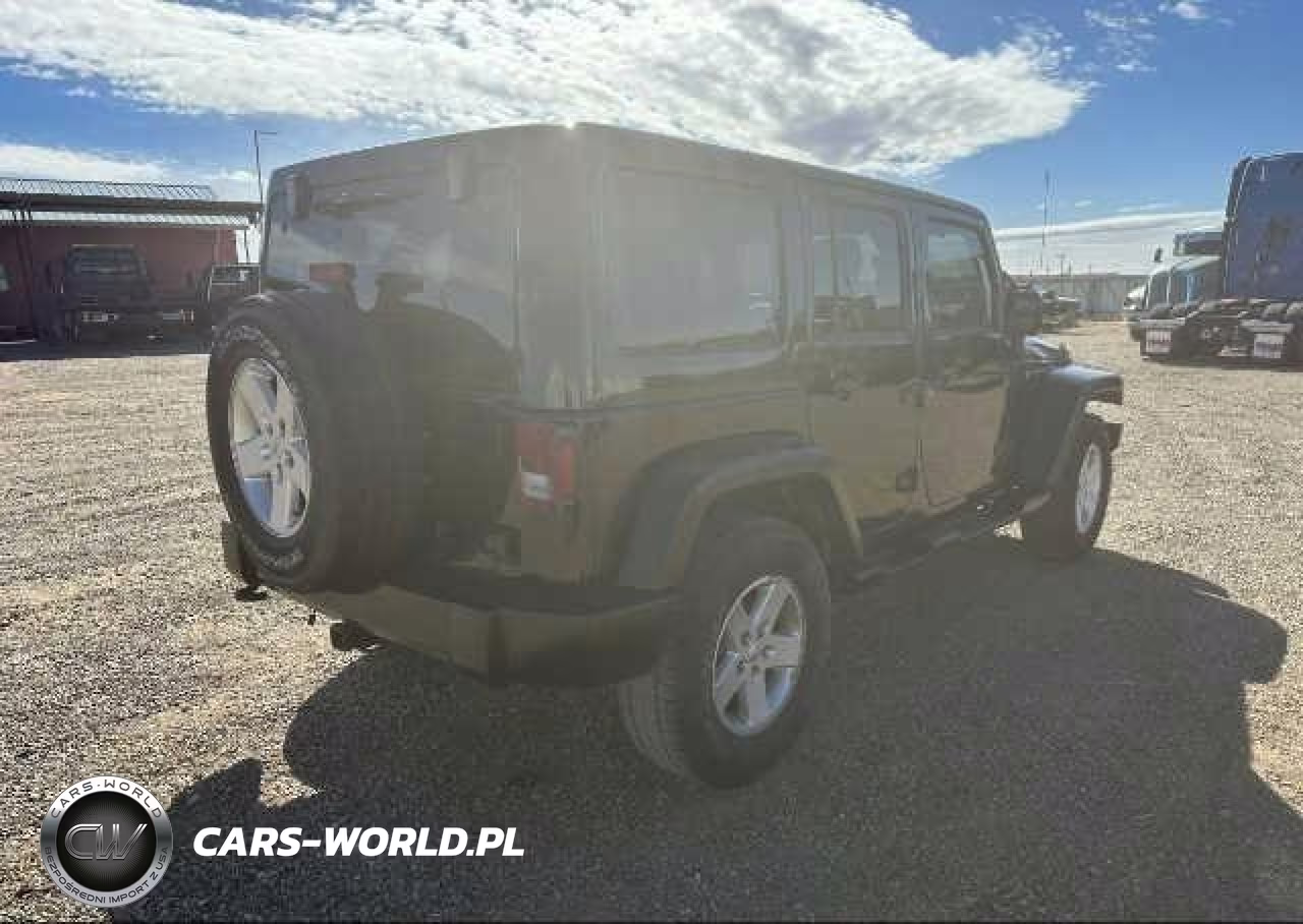 2017 Jeep Wrangler Unlimited Sport 4X4 VIN:1C4BJWDG3HL749370 - 4