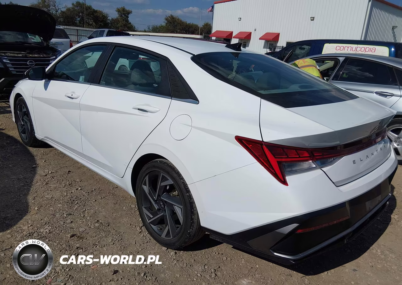 2025 Hyundai Elantra Sel Convenience VIN:KMHLS4DG0SU925536 - 3