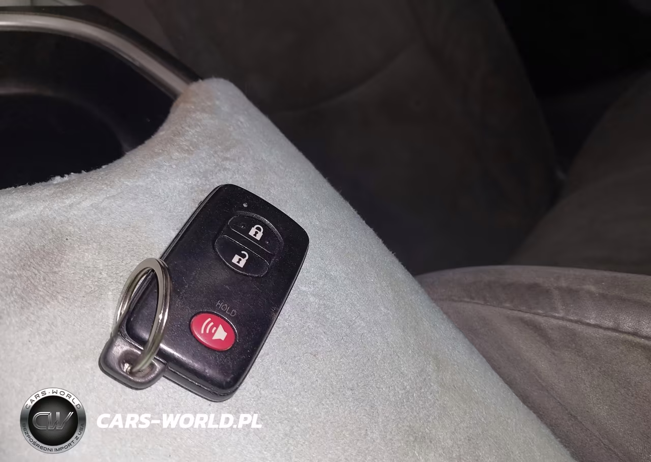 2012 Toyota Prius Three VIN:JTDKN3DU8C1555821 - 11