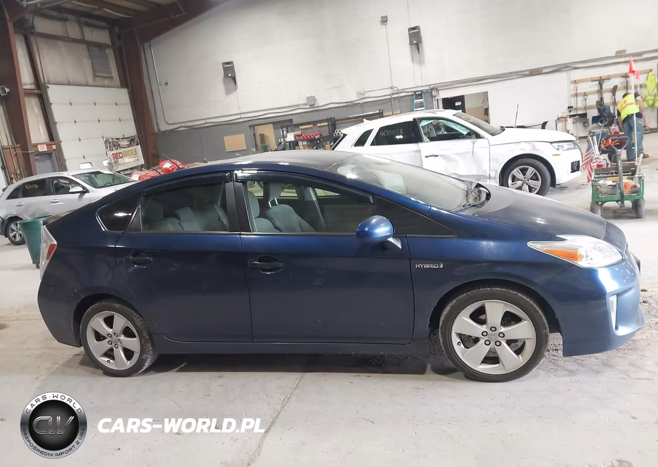 2012 Toyota Prius Three VIN:JTDKN3DU8C1555821 - 13
