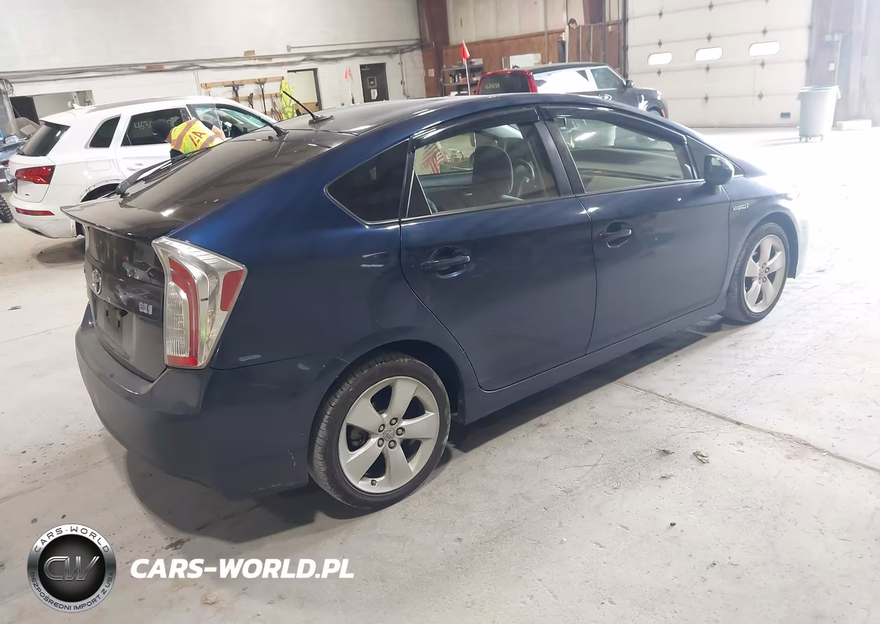 2012 Toyota Prius Three VIN:JTDKN3DU8C1555821 - 4