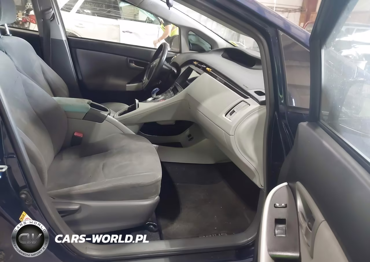 2012 Toyota Prius Three VIN:JTDKN3DU8C1555821 - 5