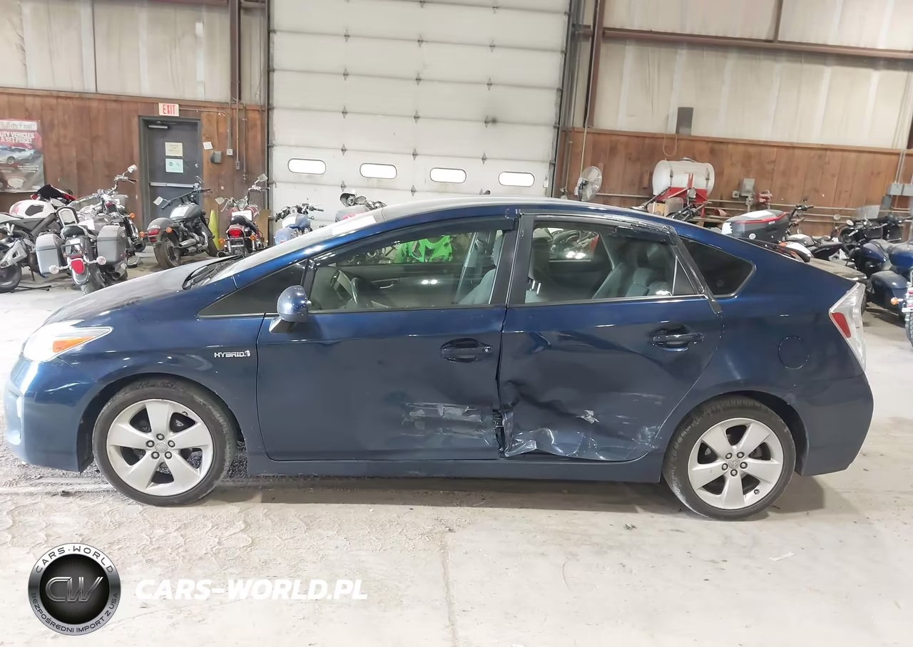 2012 Toyota Prius Three VIN:JTDKN3DU8C1555821 - 6