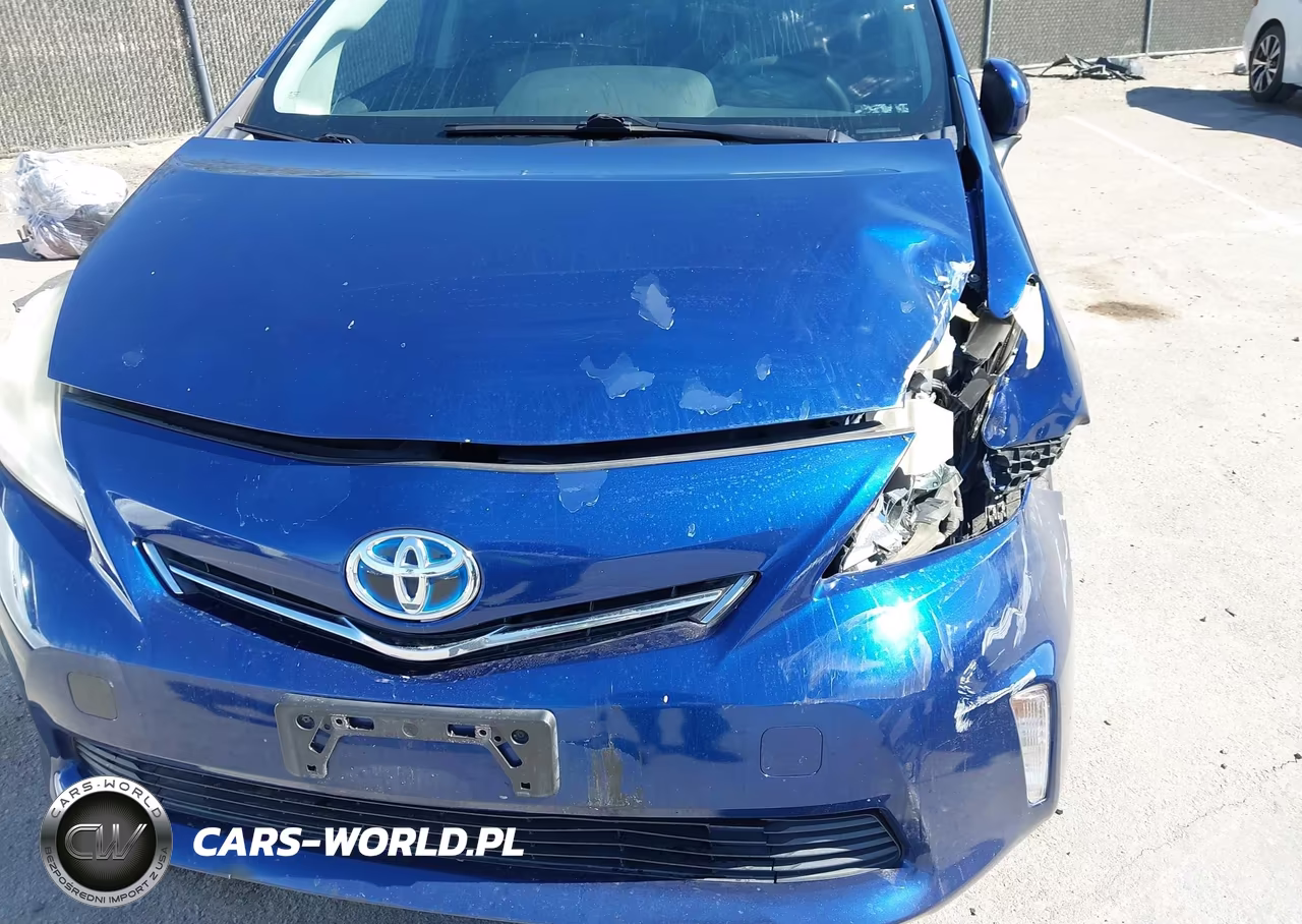 2012 Toyota Prius V Three VIN:JTDZN3EU2C3026463 - 6