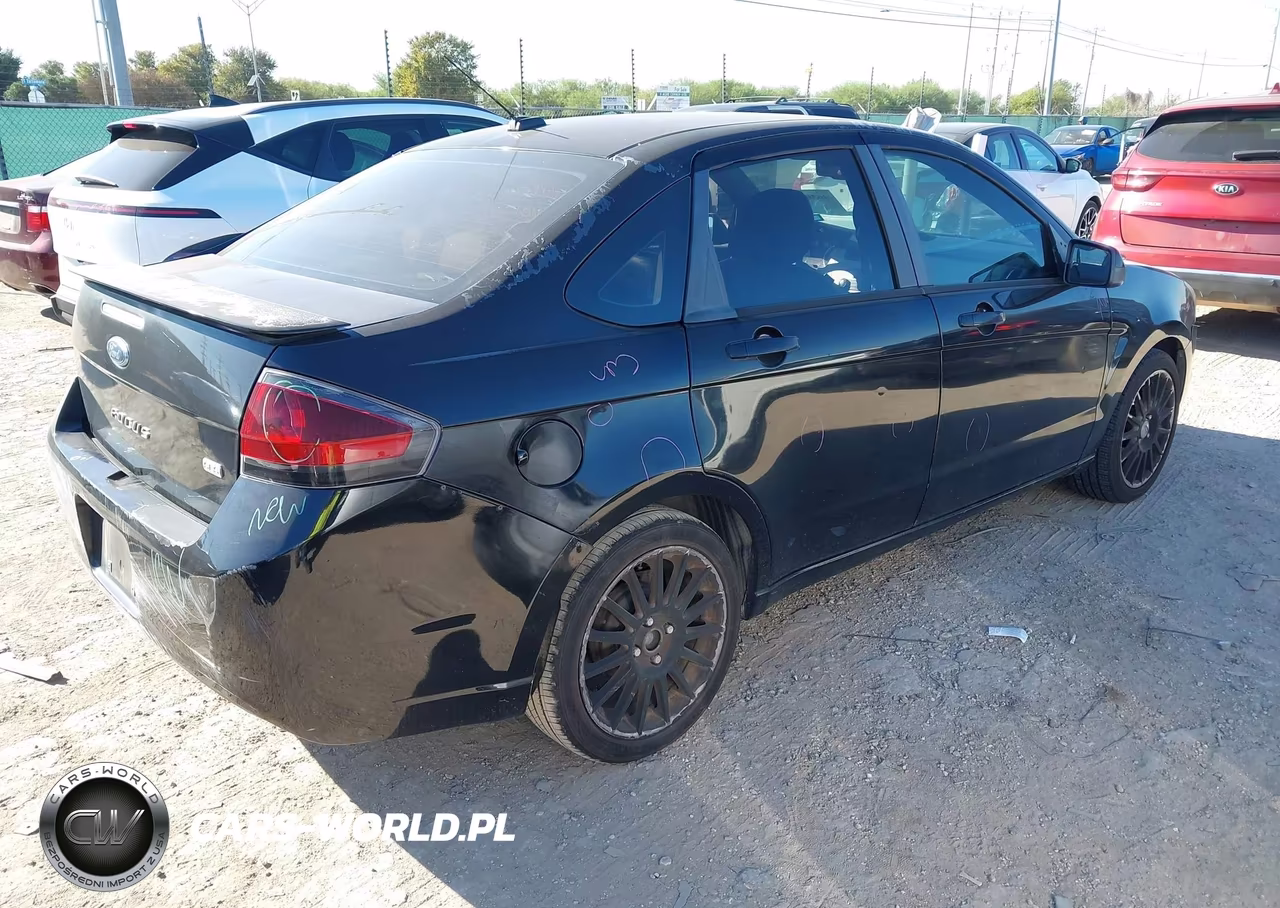 2010 Ford Focus Ses VIN:1FAHP3GN0AW280458 - 4