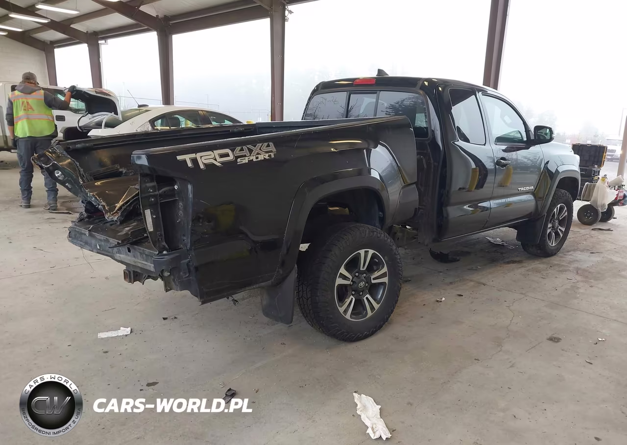 2016 Toyota Tacoma Trd Sport VIN:5TFSZ5AN7GX018129 - 4