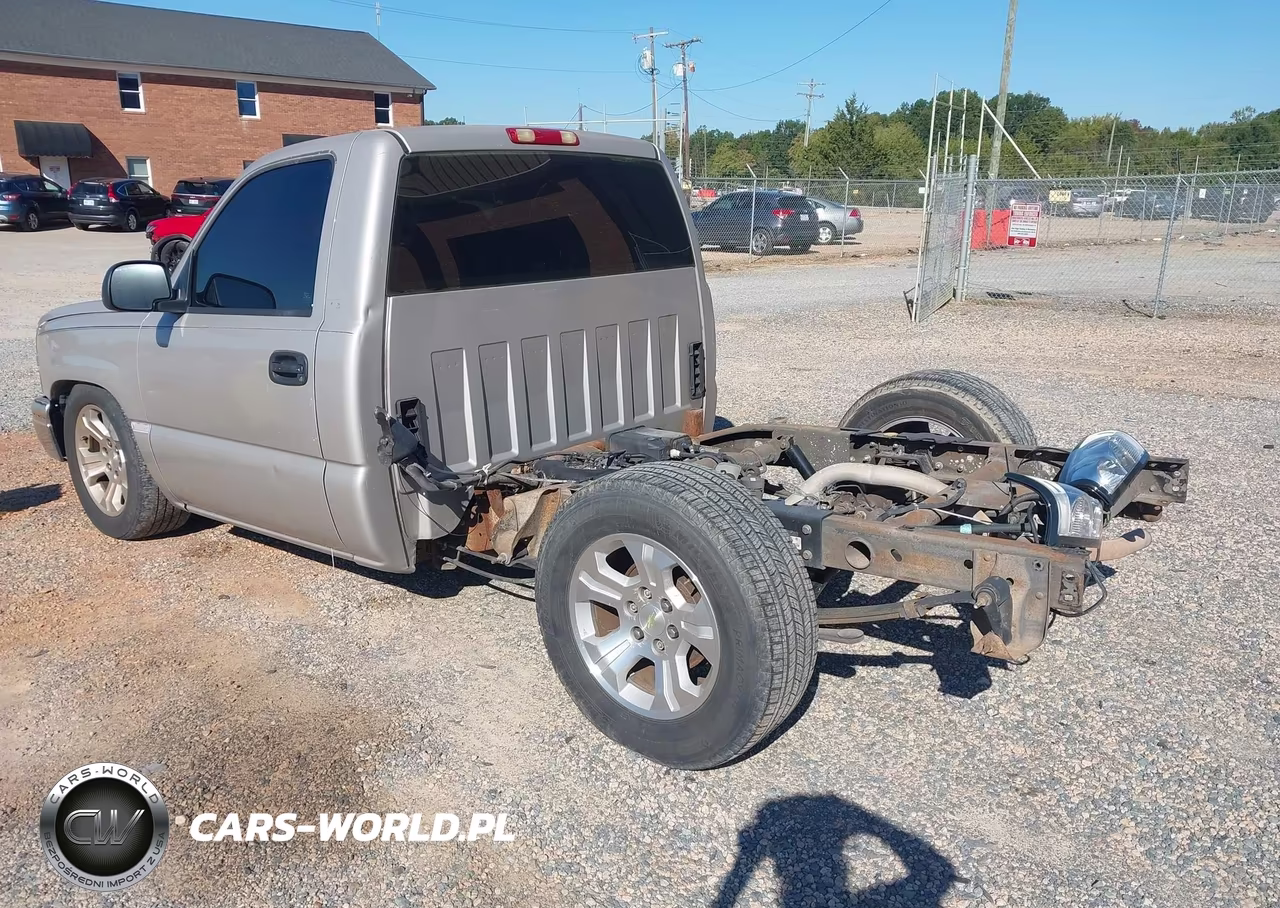 2005 Chevrolet Silverado C1500 VIN:1GCEC14X15Z259674 - 3