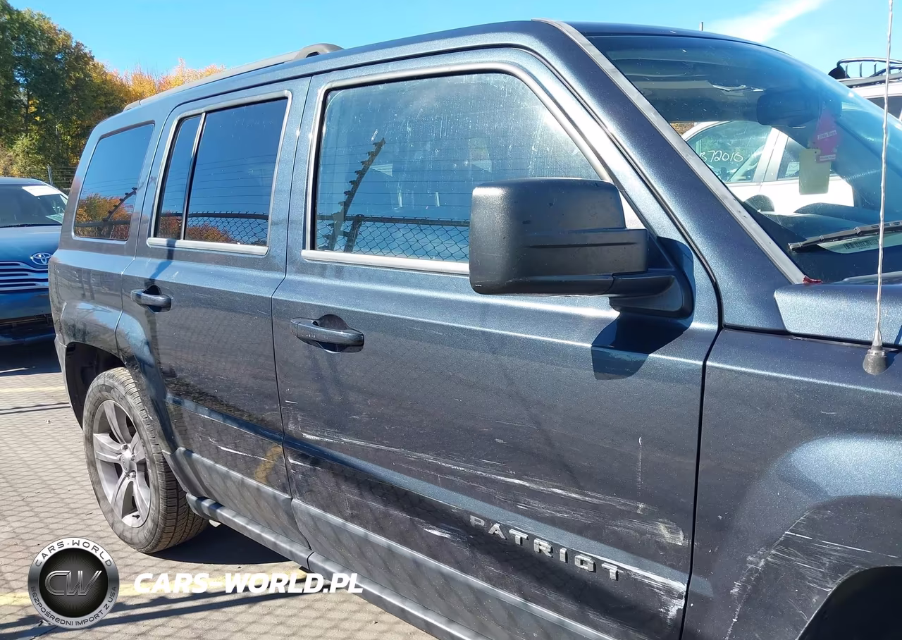 2013 Jeep Patriot Latitude VIN:1C4NJPFA0ED720605 - 13