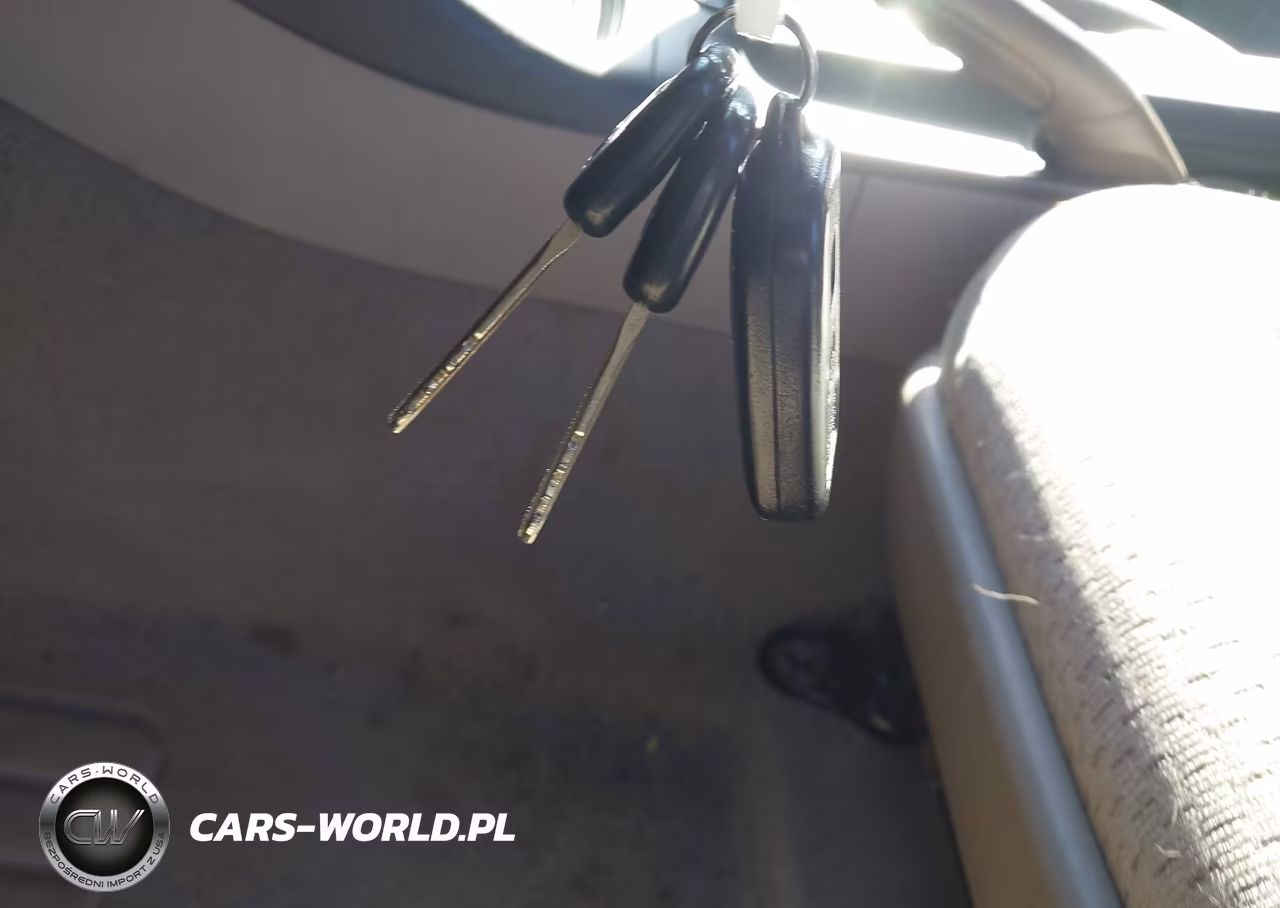 2004 Toyota Camry Le VIN:4T1BE32KX4U890723 - 11