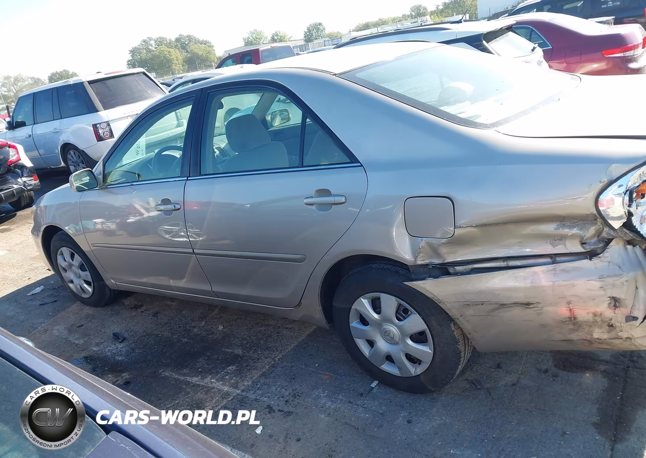 2004 Toyota Camry Le VIN:4T1BE32KX4U890723 - 14