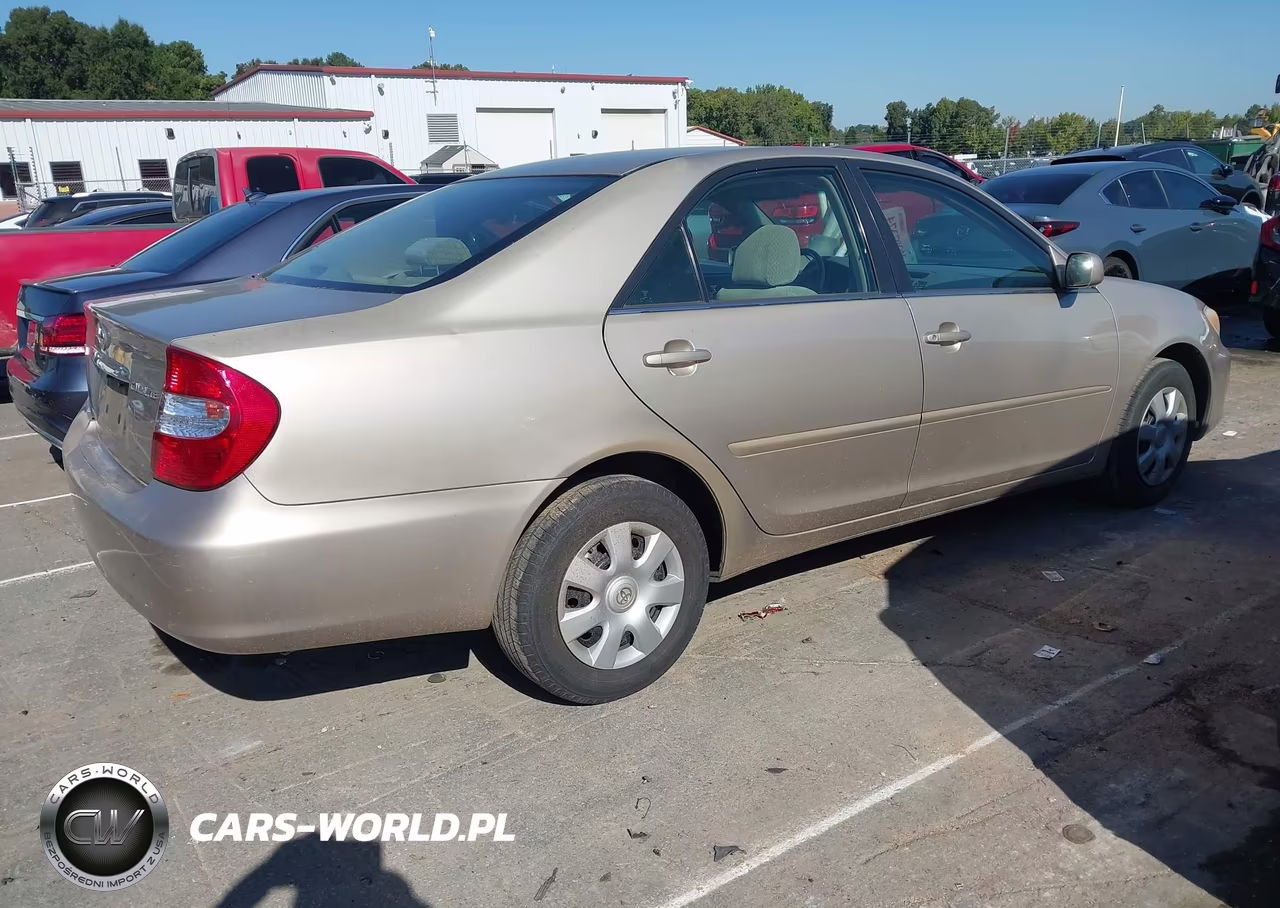 2004 Toyota Camry Le VIN:4T1BE32KX4U890723 - 4