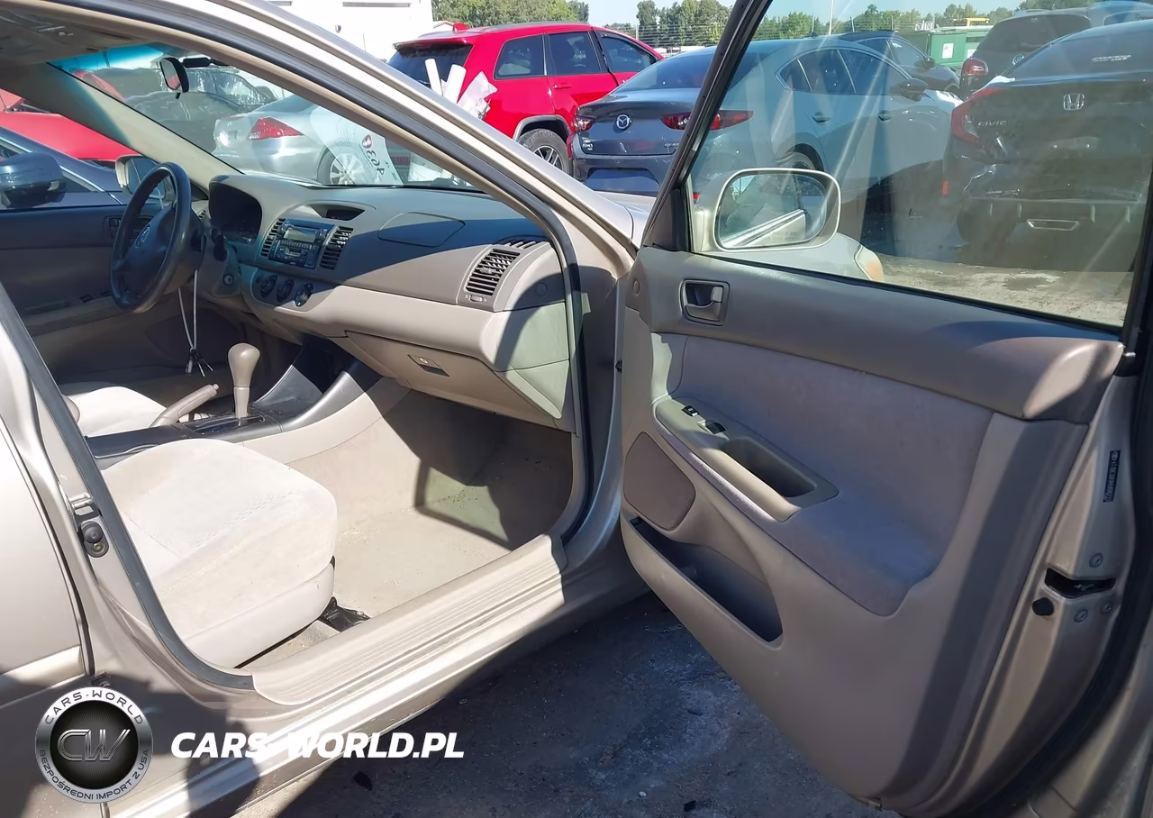 2004 Toyota Camry Le VIN:4T1BE32KX4U890723 - 5