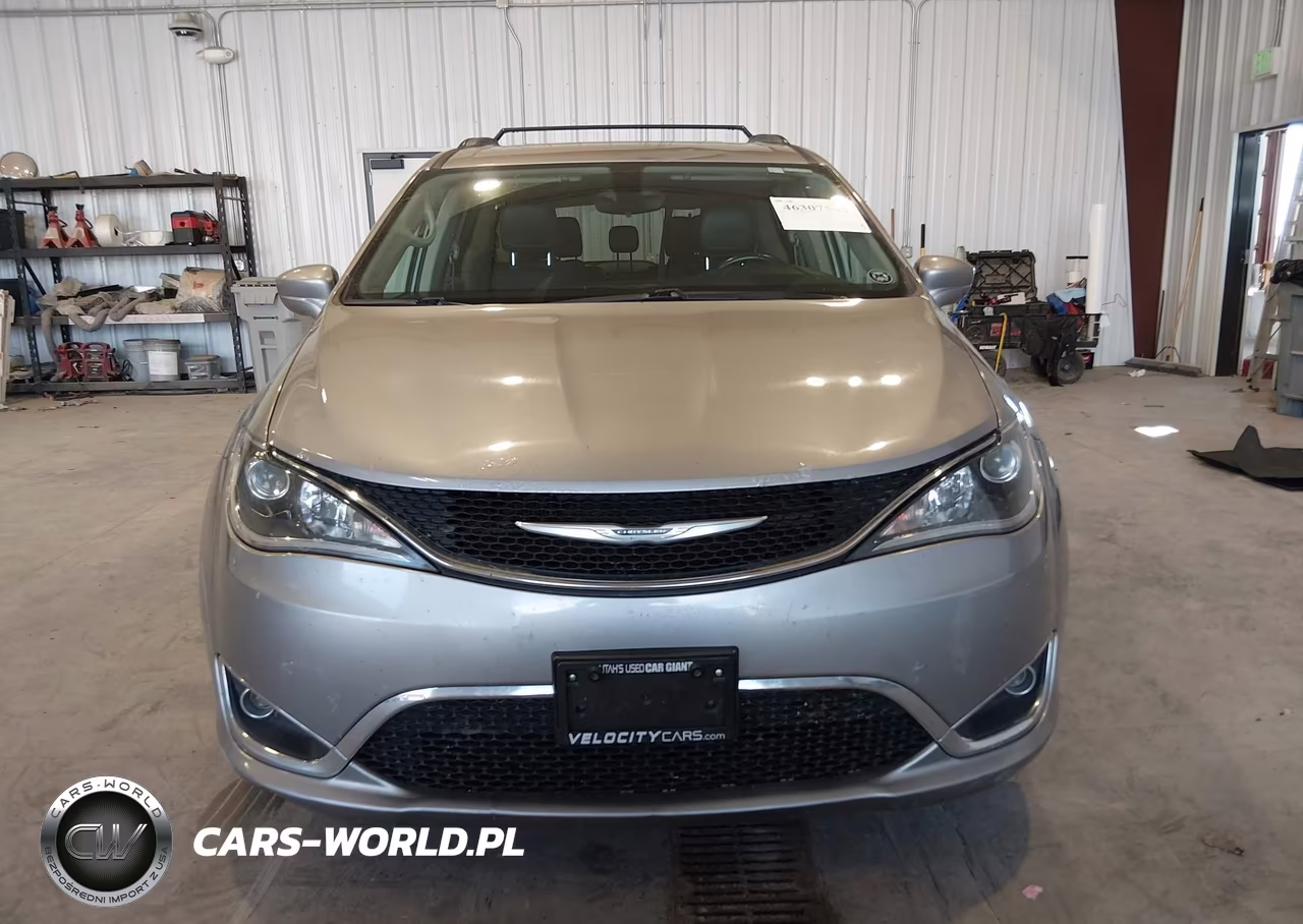 2017 Chrysler Pacifica Touring-L VIN:2C4RC1BG3HR642650 - 12