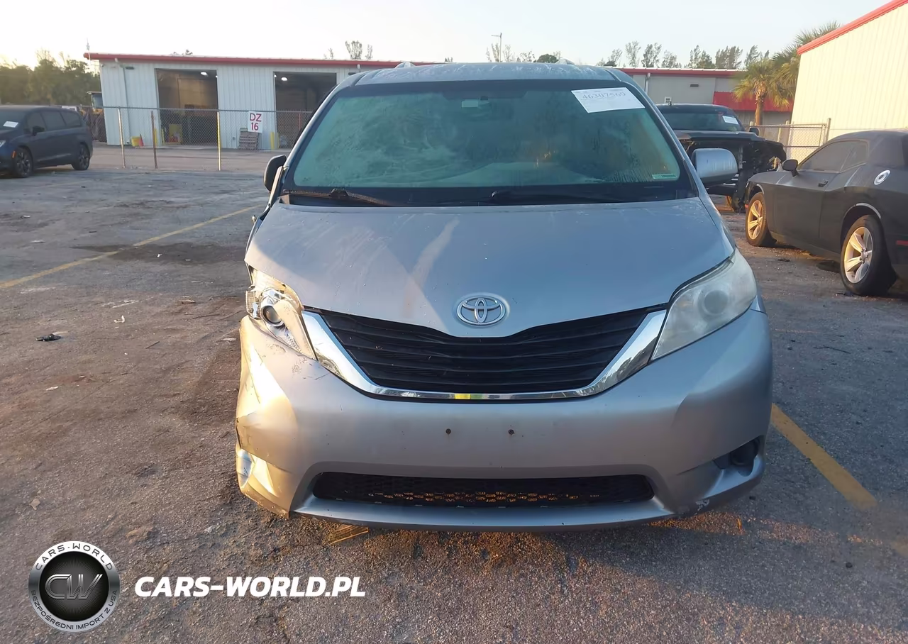 2013 Toyota Sienna Le V6 8 Passenger VIN:5TDKK3DC5DS354849 - 13