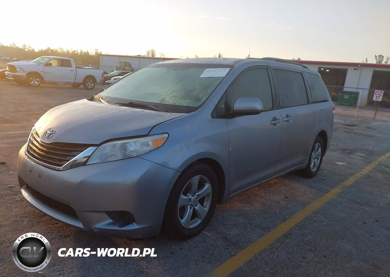 2013 Toyota Sienna Le V6 8 Passenger VIN:5TDKK3DC5DS354849 - 2