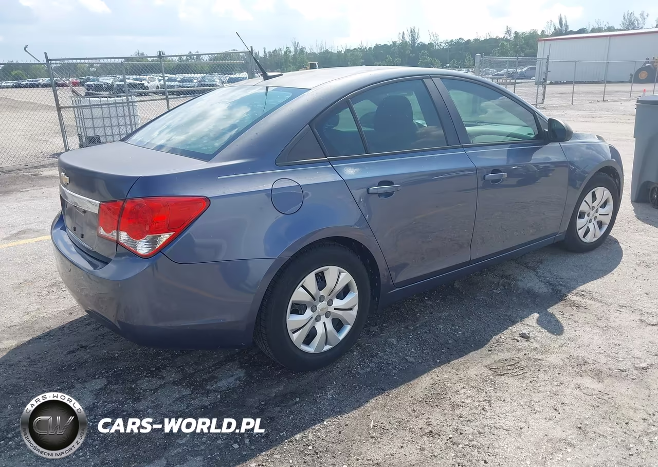 2014 Chevrolet Cruze Ls Auto VIN:1G1PA5SH9E7274641 - 4