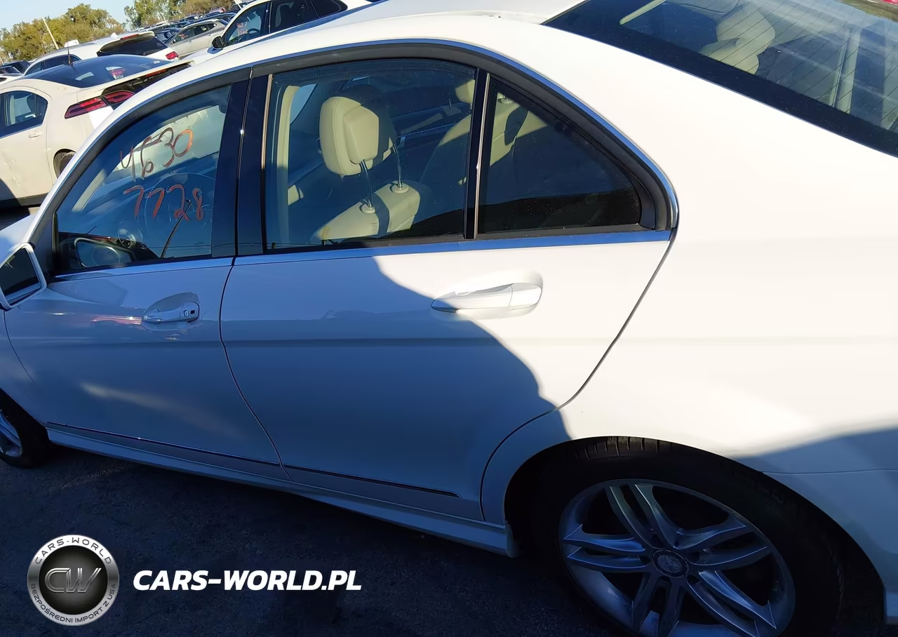 2013 Mercedes-Benz C 300 Sport 4Matic VIN:WDDGF8AB1DR250804 - 15