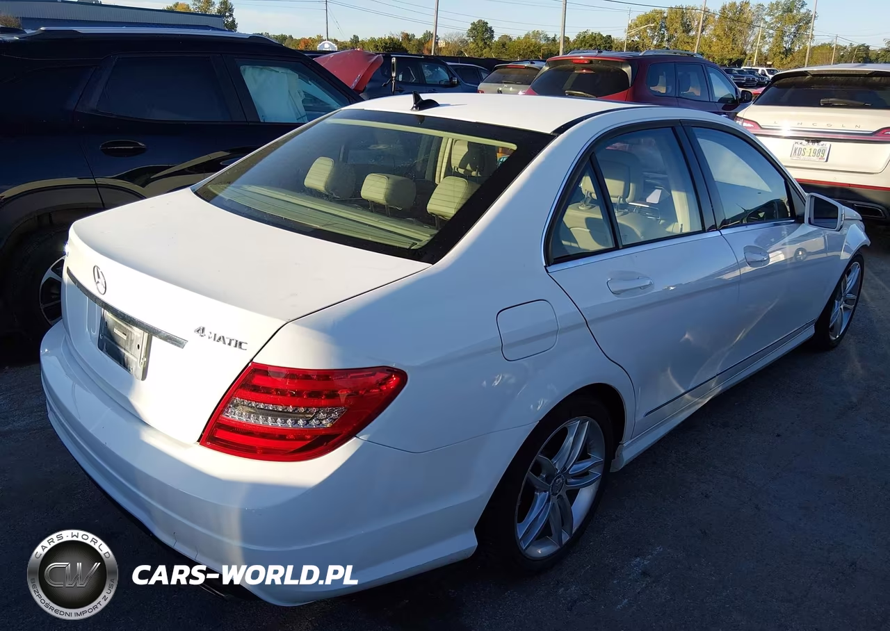 2013 Mercedes-Benz C 300 Sport 4Matic VIN:WDDGF8AB1DR250804 - 4