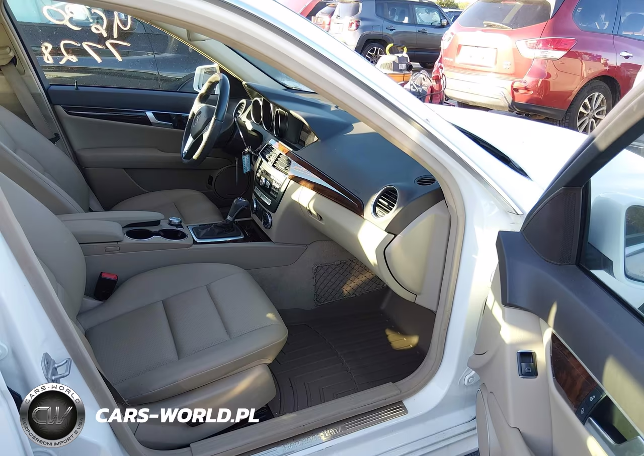 2013 Mercedes-Benz C 300 Sport 4Matic VIN:WDDGF8AB1DR250804 - 5