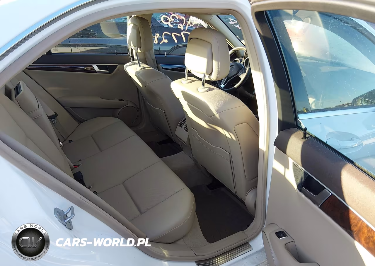 2013 Mercedes-Benz C 300 Sport 4Matic VIN:WDDGF8AB1DR250804 - 8