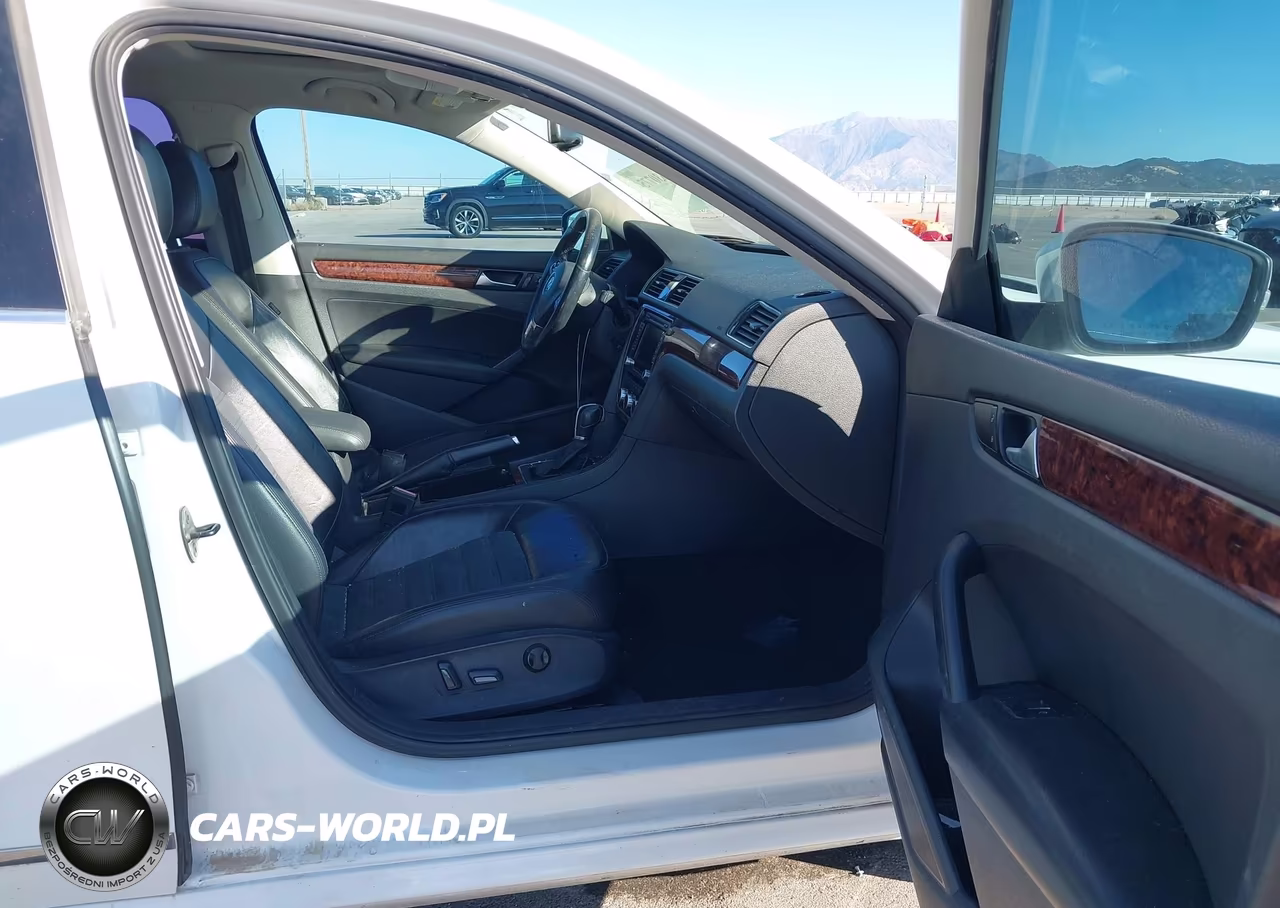 2012 Volkswagen Passat 2.5L Sel Premium VIN:1VWCP7A31CC078717 - 5