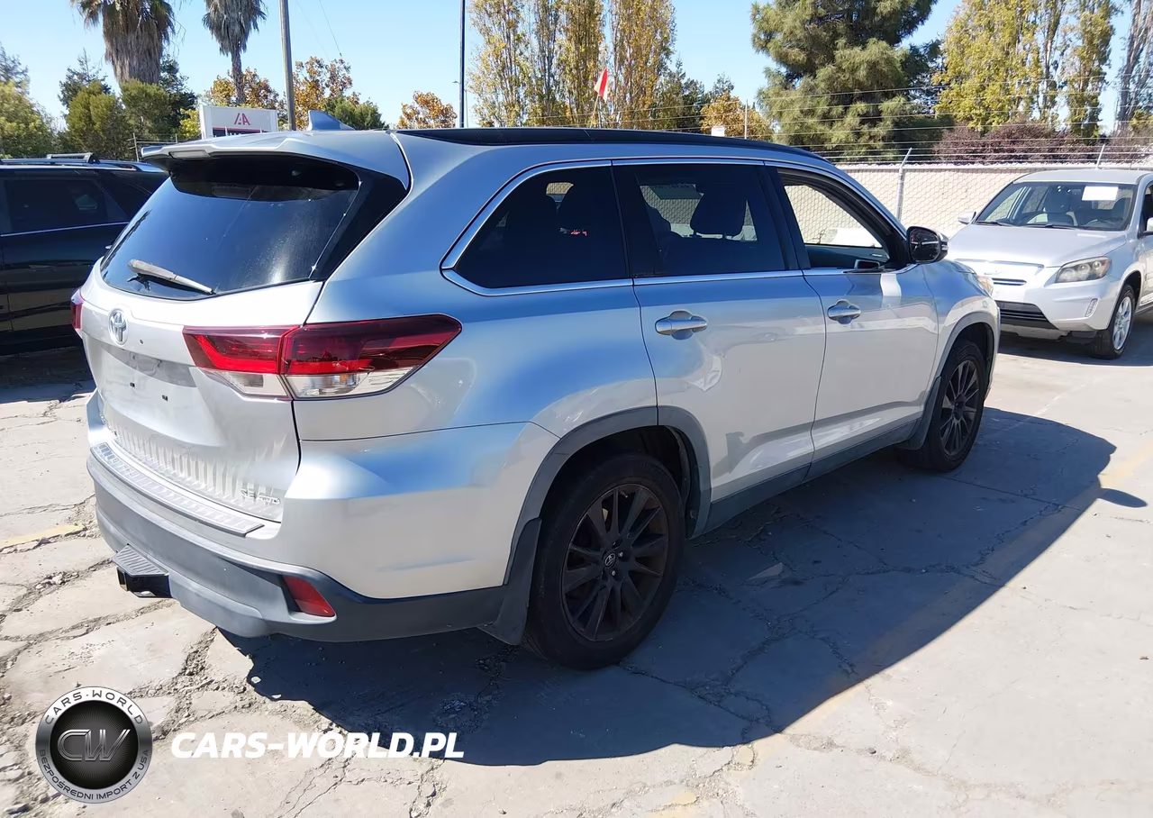 2019 Toyota Highlander Se VIN:5TDJZRFH2KS613295 - 4