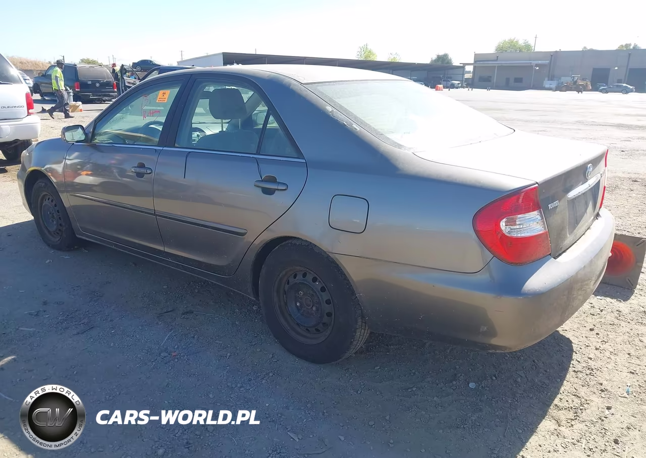 2003 Toyota Camry Le VIN:JTDBE32K730157622 - 3