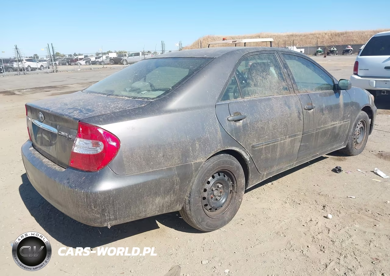 2003 Toyota Camry Le VIN:JTDBE32K730157622 - 4