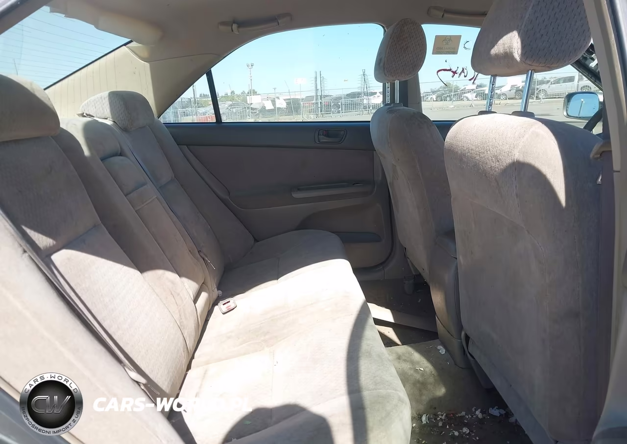 2003 Toyota Camry Le VIN:JTDBE32K730157622 - 8