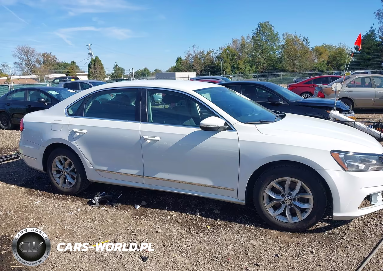 2016 Volkswagen Passat 1.8T S VIN:1VWAT7A34GC033893 - 13